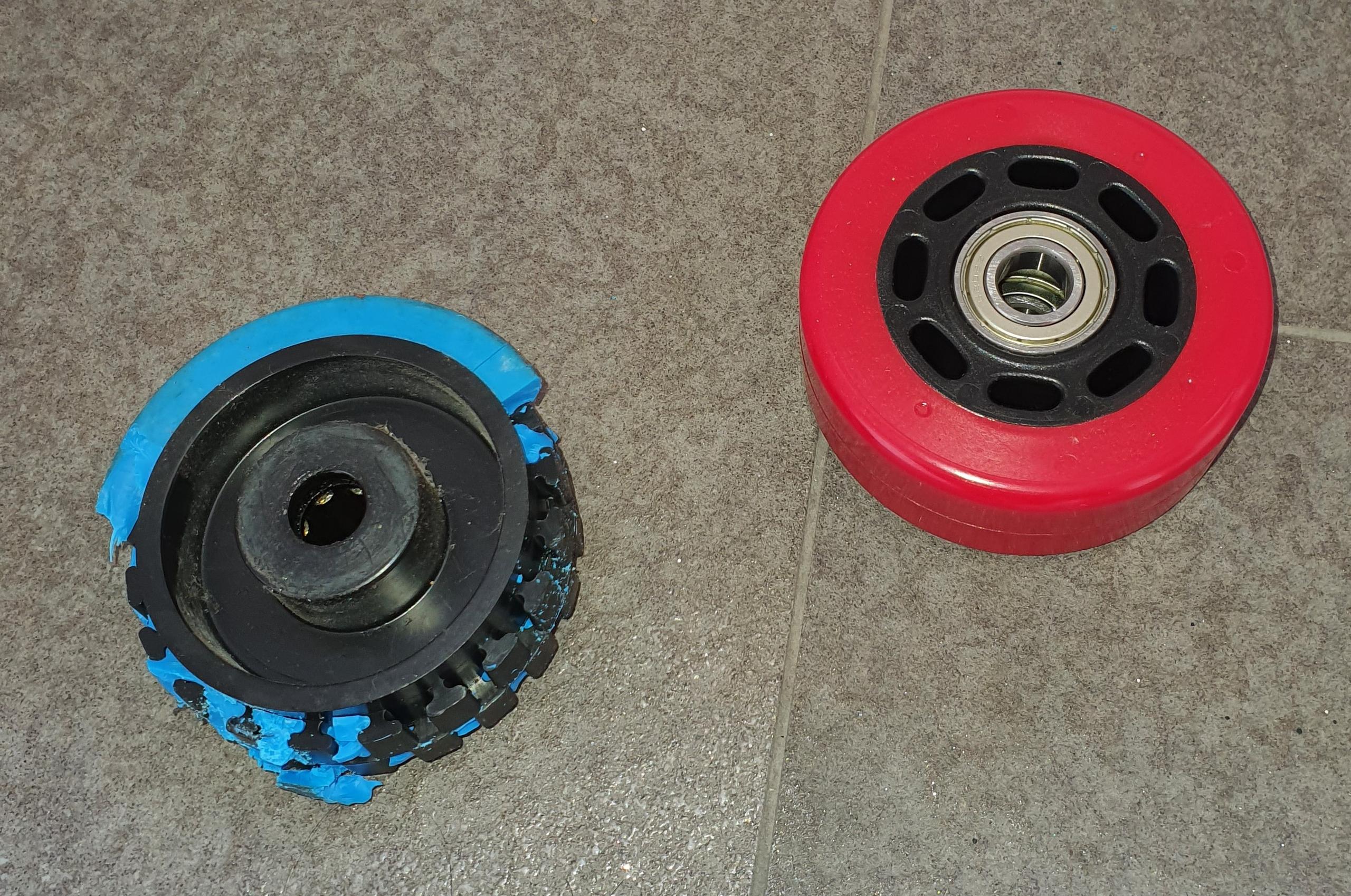 Replacement of roller wheels